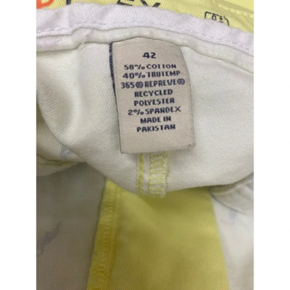 St John's Bay Temp i.lex Shorts Toucan Print Casual Stretch Yellow Men's Size 42